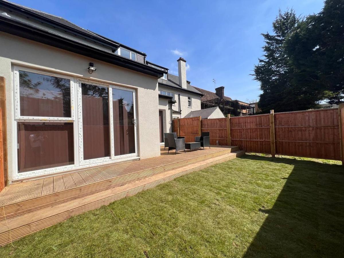 Apartamento Star London Finchley Road 3-Bed Escape With Garden Exterior foto